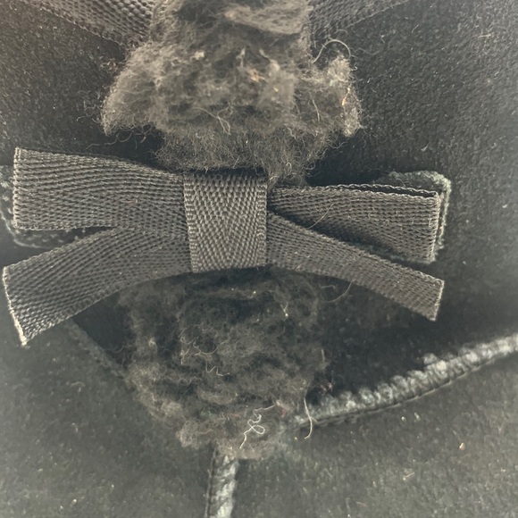 Koolabura by UGG short Black Suede Shearling Boots with Bow Size 5 BAB3927F - Picture 3 of 10